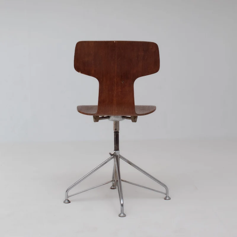 Set of 4 Arne Jacobsen Chairs