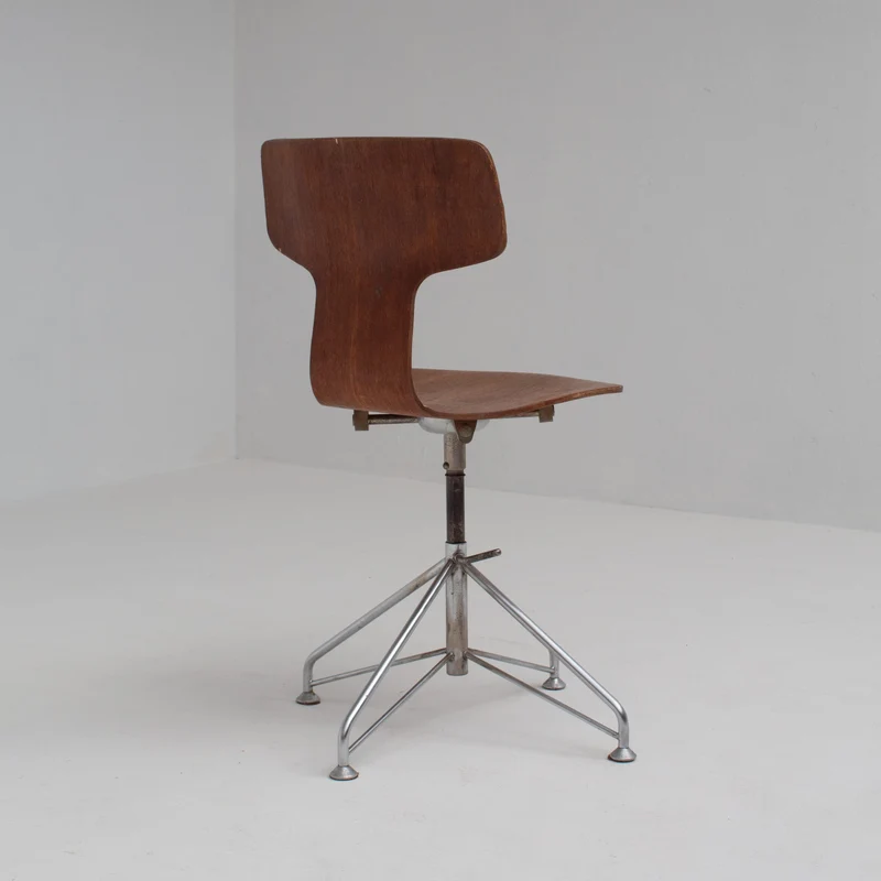 Set of 4 Arne Jacobsen Chairs