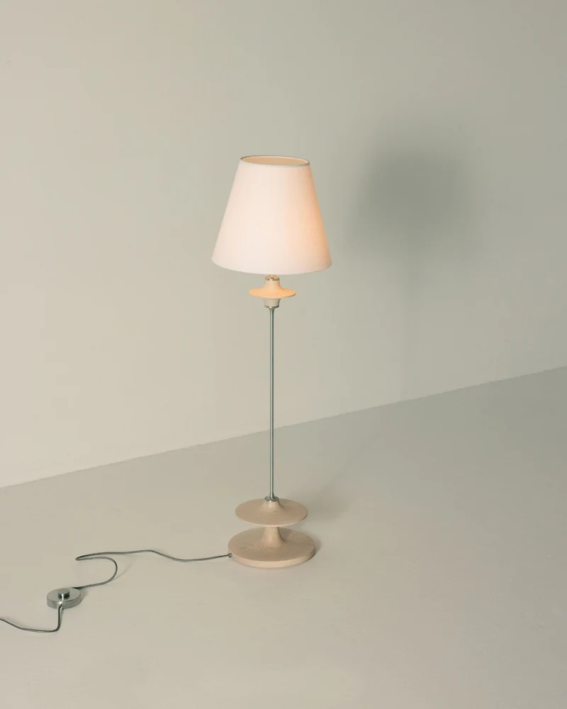 Hour Agathis Floor Lamp