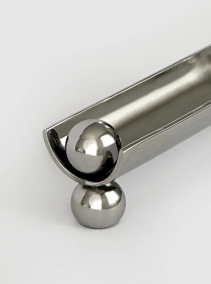 105 - Semi Tube Dish With Pearl Feet