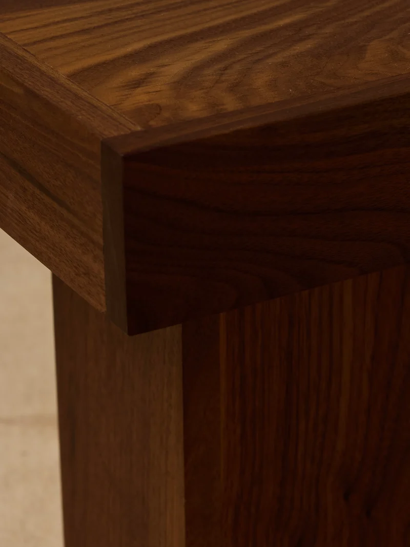 Jura Pedestal
