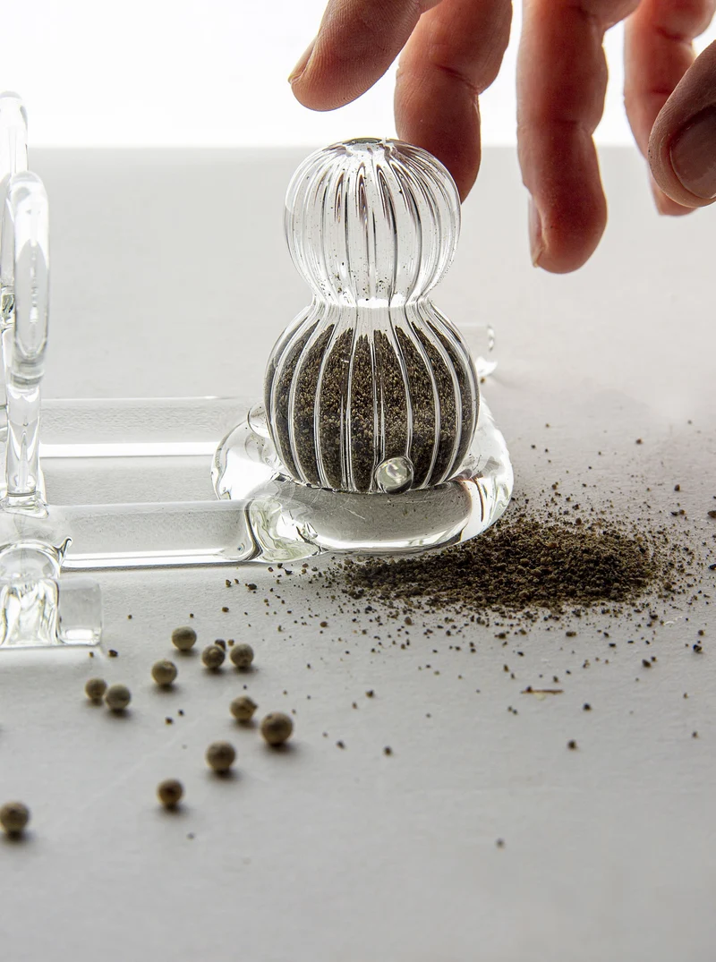 Salt & Pepper Sio2